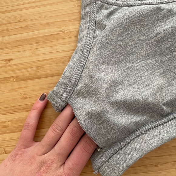 Forever 21 sports bra grey, great material nice and thick sturdy XS-S size - Picture 8 of 8
